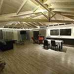 Apartman Wood Metal Glass Kondókali