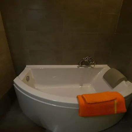 Apartamento Wood Metal Glass