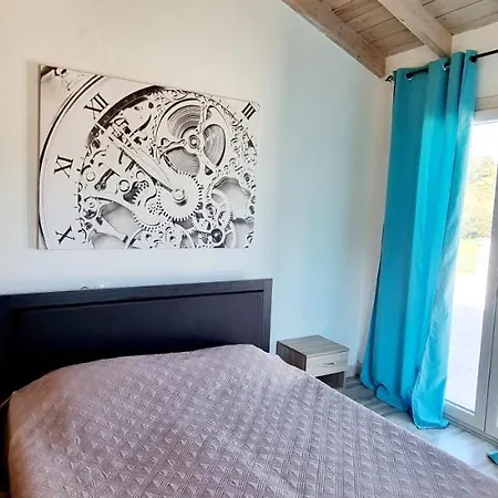 Apartman Wood Metal Glass *