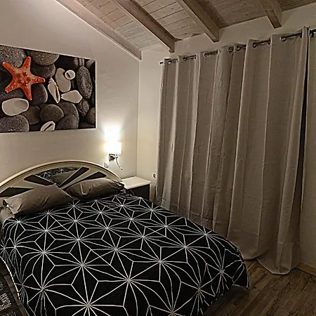 Apartament Wood Metal Glass
