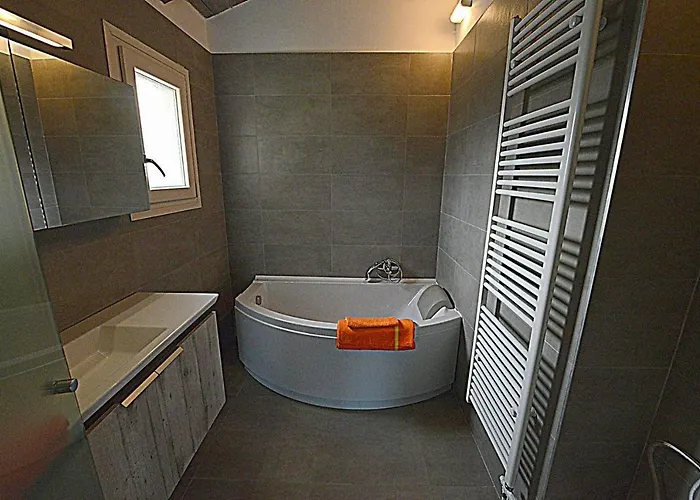 Apartman Wood Metal Glass *